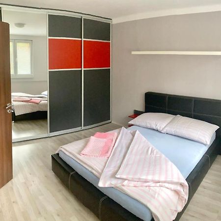 Byt Marie 10Min To The Square Ceske Budejovice Ngoại thất bức ảnh